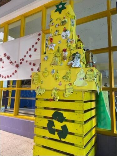 "Árvore de Natal Amarela"<br/>Escola Básica Integrada do Carregado