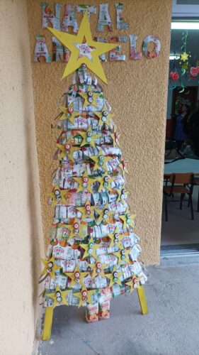 Árvore de Natal do Jardim de Infância do Barroncal - Agrupamento de Escolas do Sudeste de Baião