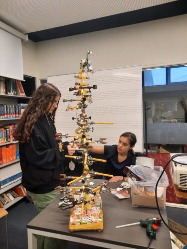 Finalização do projeto da Árvore Amarela com alunos do Clube Eco- Ambiente