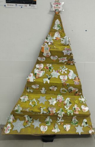 Produto final - árvore de Natal Amarela