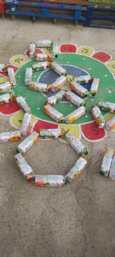 Todas as embalagens utilizadas são Compal com os símbolos Tetra Pack e Compal.