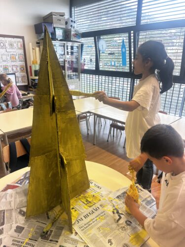 Processo Inicial - Pintura da Estrutura de cartão da árvore;