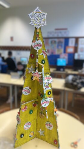 Árvore do projeto "Natal Amarelo" - Escola EB1/PE do Rancho e Caldeira