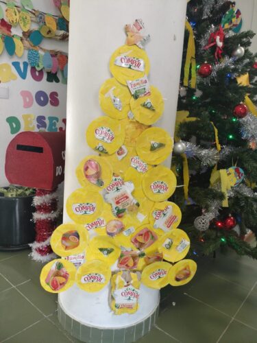 Árvore de Natal Exposta na portaria