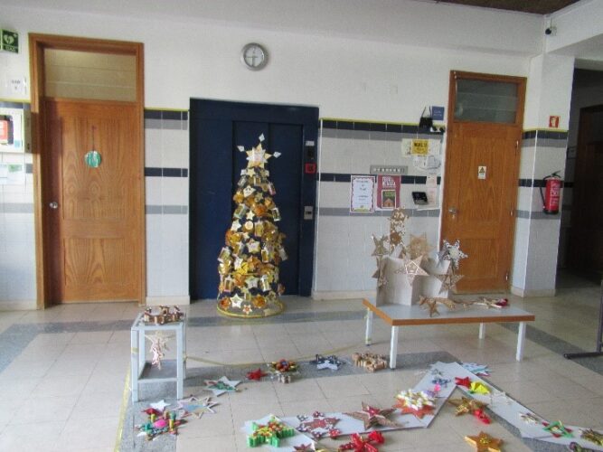 Árvore num ponto de passagem