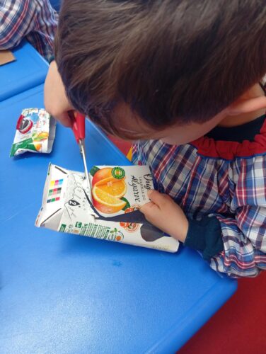 Recorte das embalagens de compal