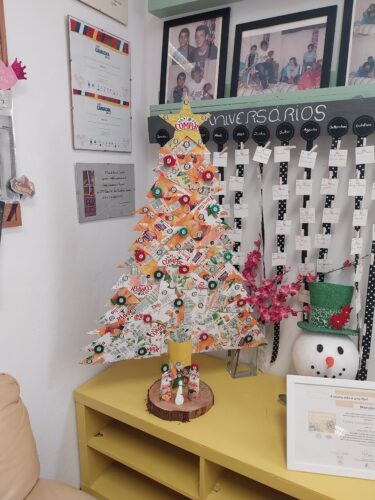 Trabalho final no local principal do Centro Comunitário da Nogueira.