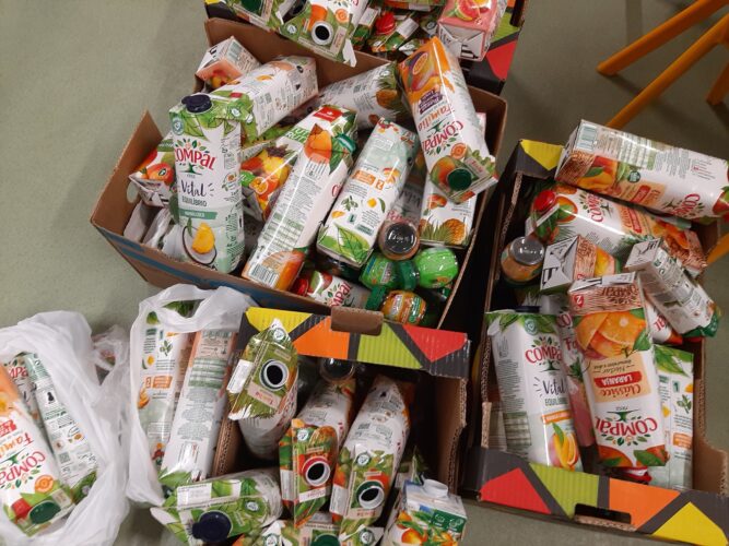 Recolha de embalagens por toda a comunidade escolar (JI e 1º ciclo).