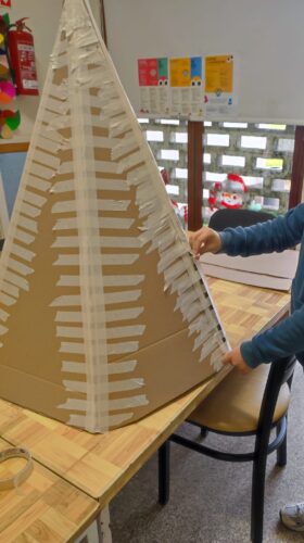 Depois montou-se a base de cartão.