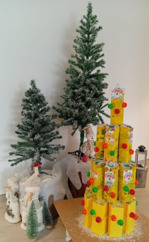 Árvore exposta na entrada da Instituição.