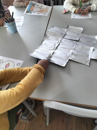 O recorte das embalagens