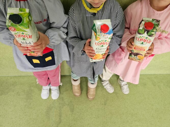 Recolha de embalagens de Sumos "Compal".