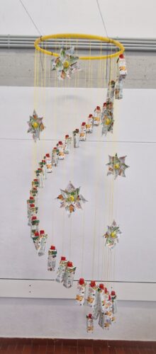 Árvore de natal suspensa (refeitório)