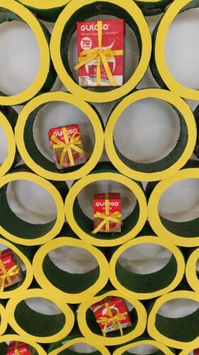 Optámos por não pintar as caixas da tetra Pak e ficaram umas prendinhas bem giras.