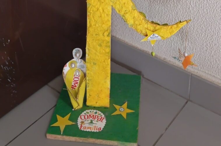 Exemplo de pormenor que ressalva as marcas Compal e Tetra Pak (simbolismo "Família" no Natal).