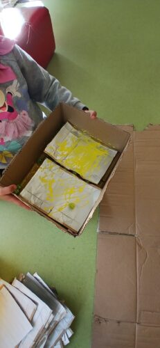 Corte e decoração das embalagens. Utilização da técnica do berlinde.