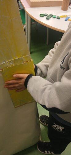 Colagem na base criada.