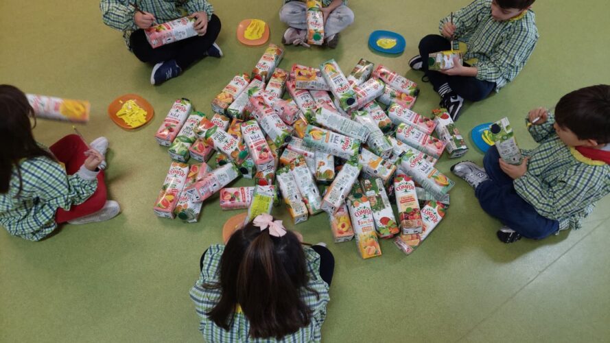 Participação e envolvimento das famílias na entrega de embalagens reutilizáveis para o projeto