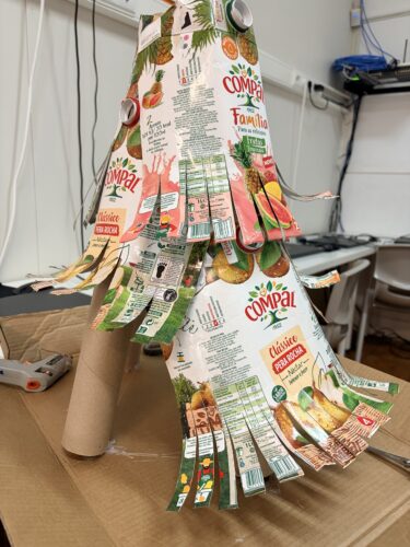 Colagem da base para a construção da árvore.