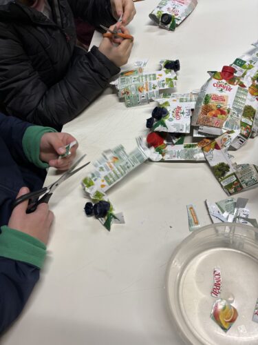 Recorte das embalagens de compal