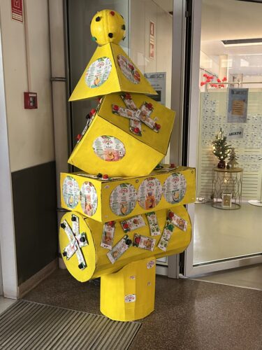 Árvore de Natal amarela