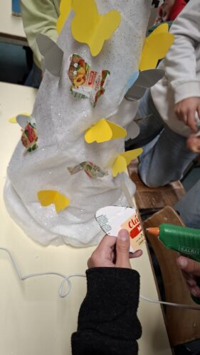 Colagem das borboletas.