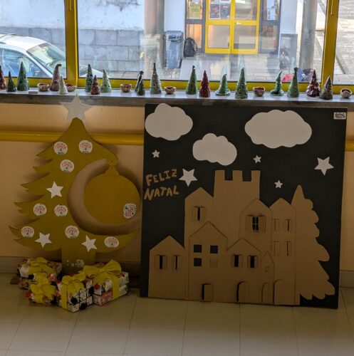 Localização da árvore no patamar dasescdas do pavilhão A.