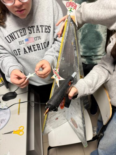 Aplicação de ornamentos na base