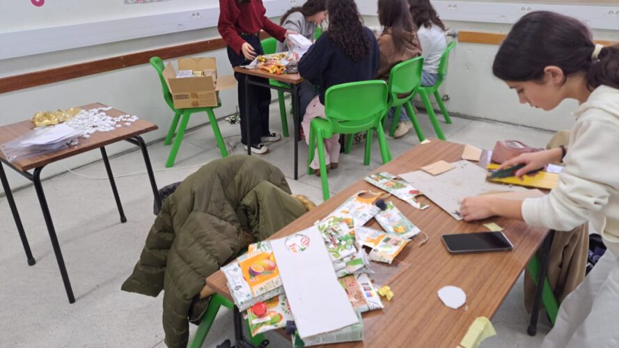 Construção com símbolos Compal