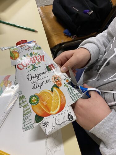 Definição da forma, dobragem e corte da embalagem