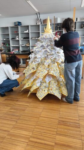 Finalização da Construção da Árvore Amarela