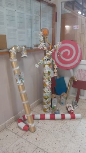 Árvore de Natal no espaço escolar