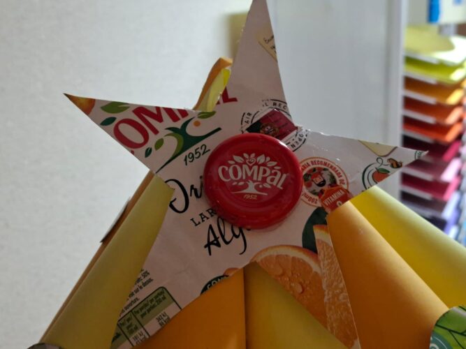 Simbolo da compal em lata