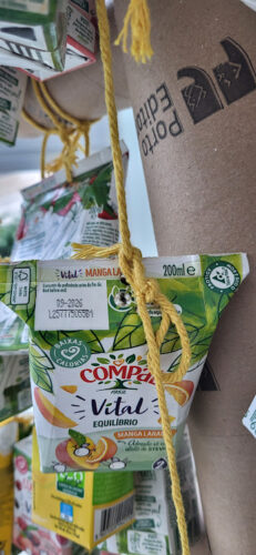 Evidências da utilização das embalagens Compal e dos símbolos Tetrapack