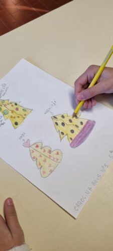 Árvore de Natal - Projetos para a construção da árvore de natal criados pelos alunos (proposta da aluna Carolina Reis).