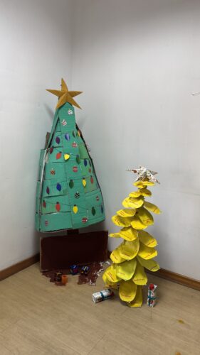 Árvore de Natal no espaço escola