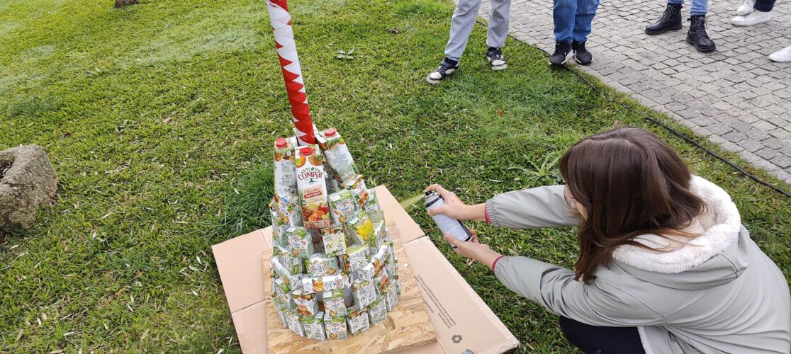 Início da pintura da árvore.