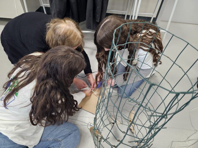 Execução das raízes da árvore amarela.