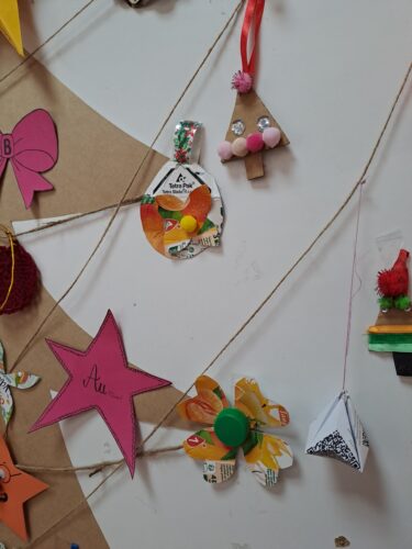 Artefacto "sino" com material tetra pack