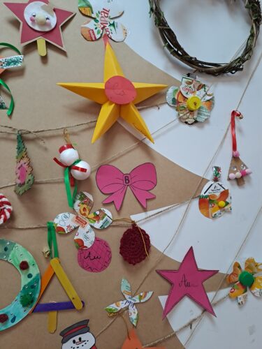 Pormenor dos artefactos na árvore