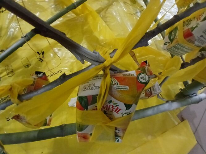 Símbolos Tetra Pak e Compal.