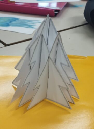 Maqueta em tamanho pequeno da arvore de natal