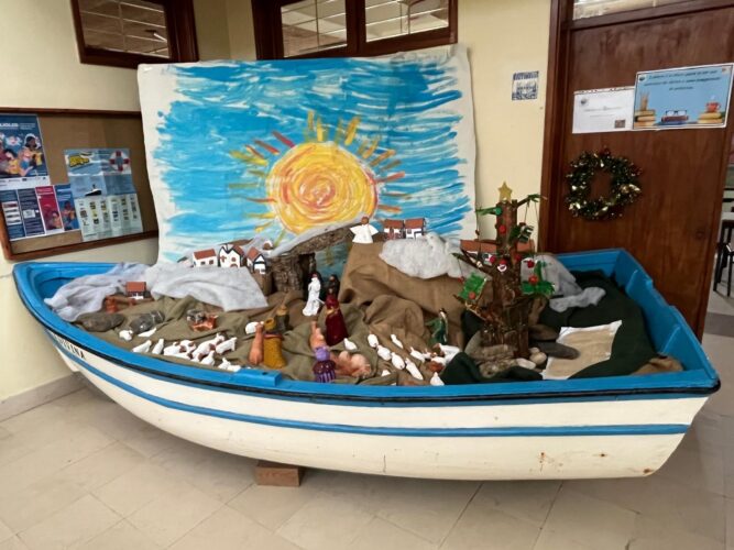 Árvore de Natal - junto do presépio.