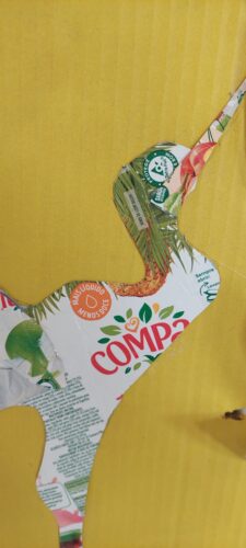 Símbolos da Compal e da Tetra Pak (pormenor)