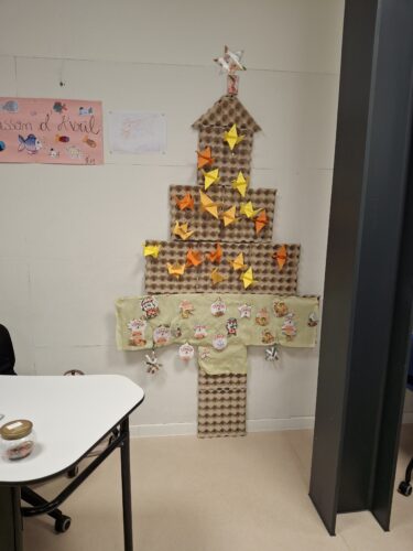 Este é o resultado do trabalho de alguns alunos da equipa da sustentabilidade, que agarraram o projeto e o levaram até à sua conclusão.<br/>Circularidade no seu todo.<br/>Ficou muito bonita.