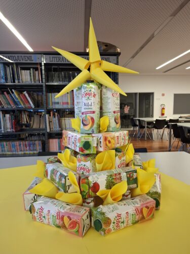 Exposição da Árvore na Biblioteca Escolar.