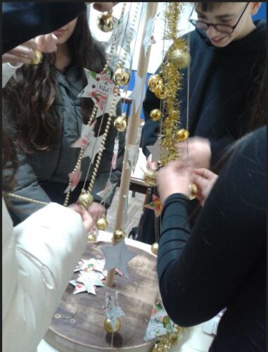 Erguer a árvore de Jovim; um processo sustentável e construtivo