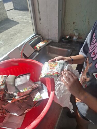 Lavagem das embalagens Tetrapak