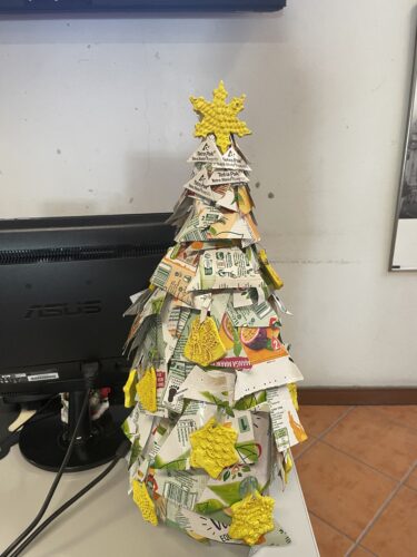 Trabalho Final<br/>Árvore de Natal realizada pelos alunos.