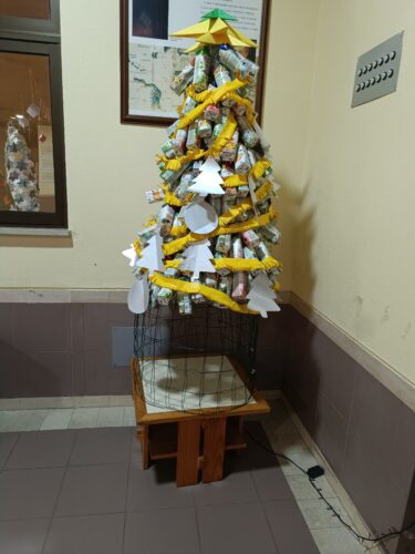 Arvore de Natal no espaço escola